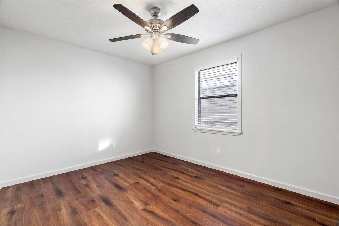 Walker II - Photo 2 of 8