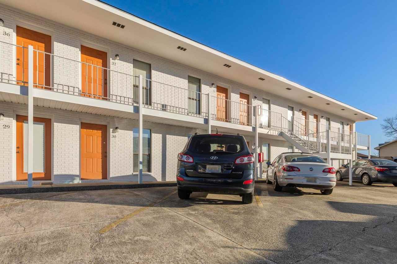 Walker II - Photo 5 of 8