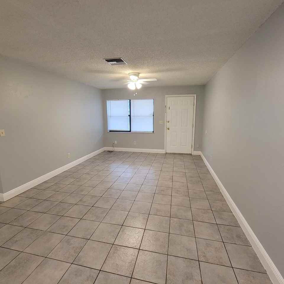 784 E Anderson Rd - Photo 3 of 25
