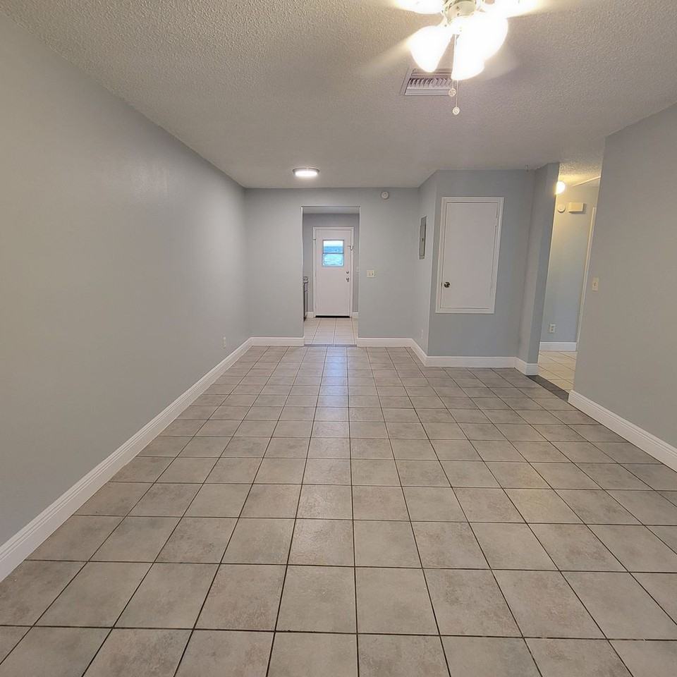 784 E Anderson Rd - Photo 4 of 25