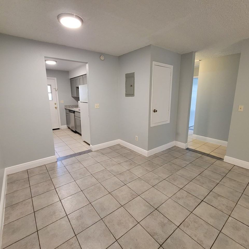 784 E Anderson Rd - Photo 6 of 25