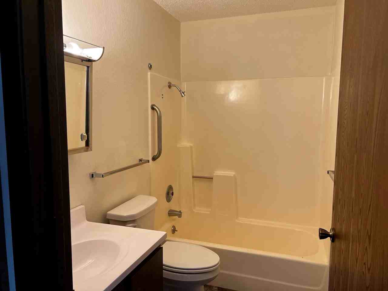 Morning Sun Apartments - Photo 4 of 6