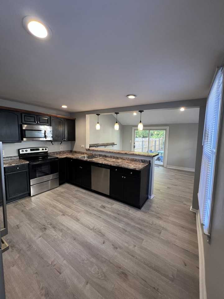 3 Warren St #NA - Photo 2 of 26