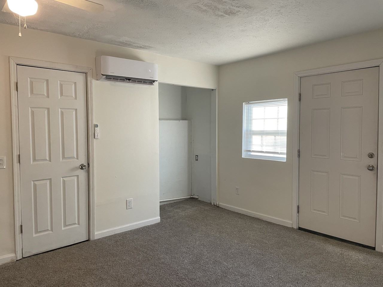 96 Thirkield Ave Se #B - Photo 2 of 9