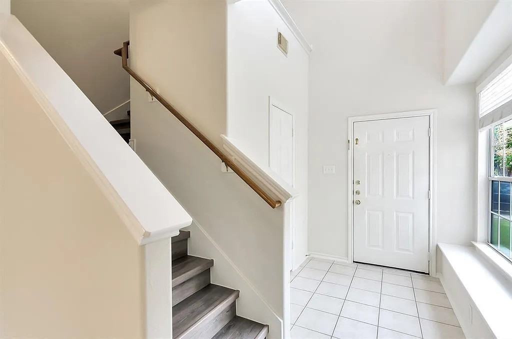 2 Peachridge Pl - Photo 5 of 30