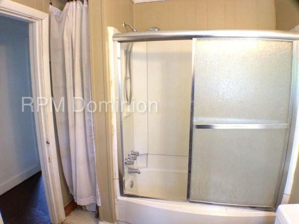 10205 Warwick Blvd #B - Photo 4 of 4