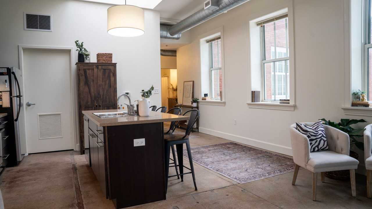 Market Square Place - Photo 4 of 35