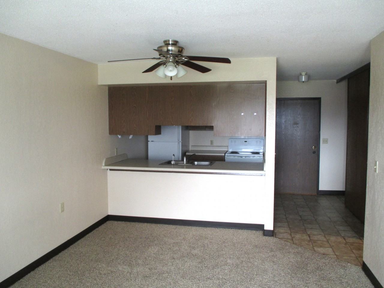 Oakwood Apartments - Photo 4 of 6