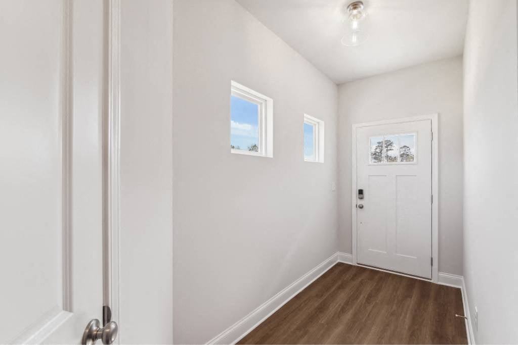 Poplar Row - Photo 4 of 53