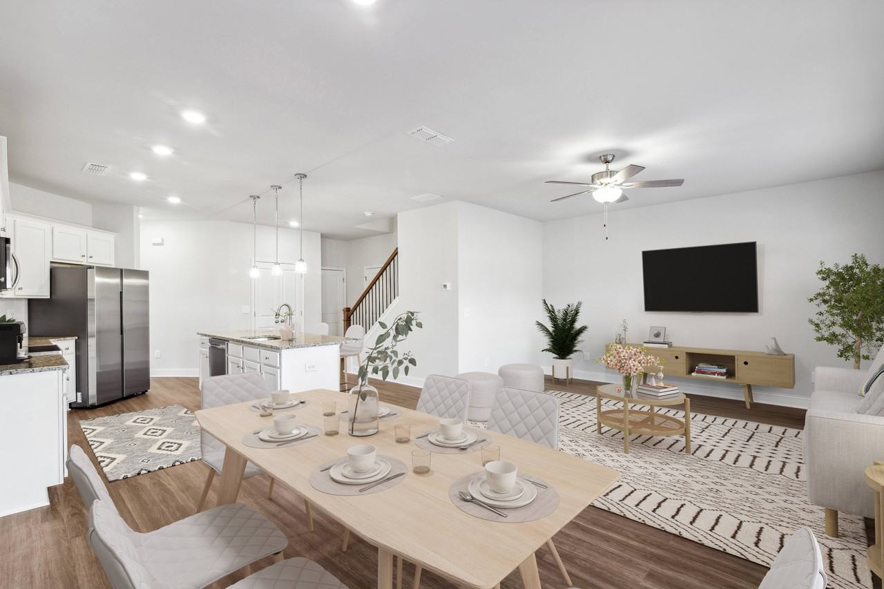 Poplar Row - Photo 7 of 53