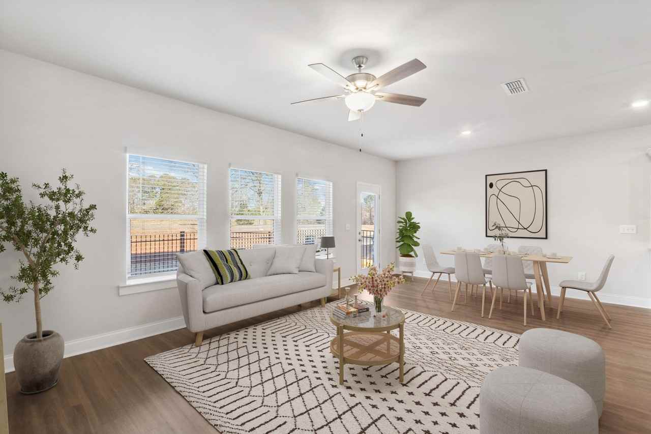 Poplar Row - Photo 6 of 53