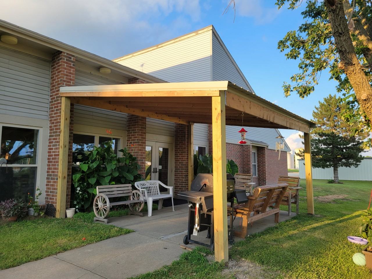 Oregon Trail Apartments - Photo 2 of 2