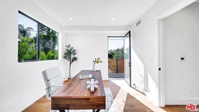 1123 N Formosa Ave #2 - Photo 3 of 8