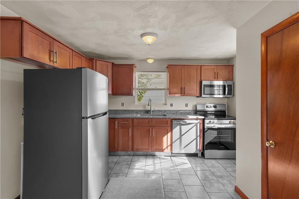 295 Grand Ave - Photo 3 of 22