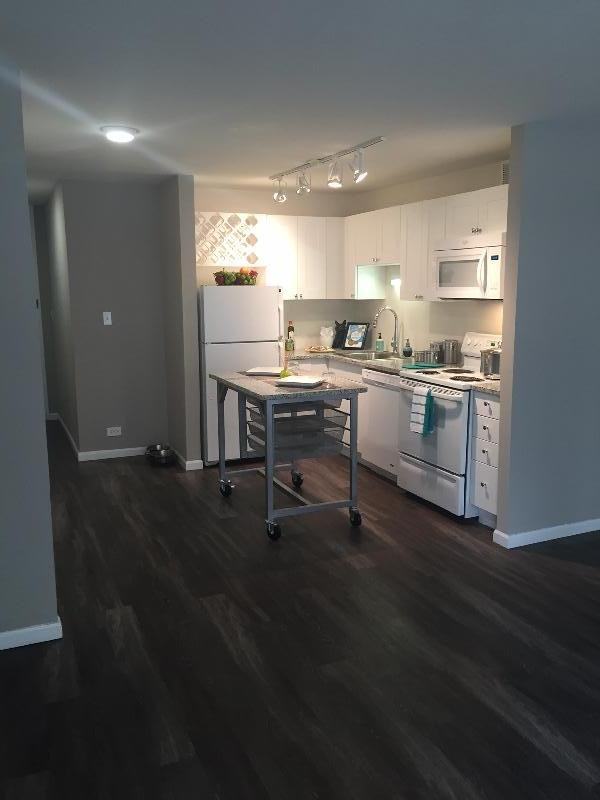 860 N Dewitt Pl - Photo 2 of 12