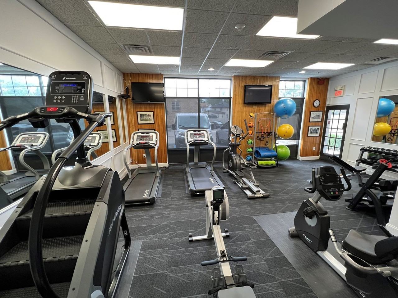 BELLCLAIRE, LLC - Photo 6 of 10