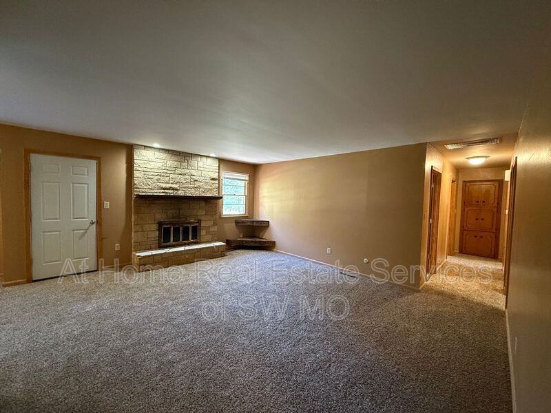 1152 S Paula Ave - Photo 2 of 11