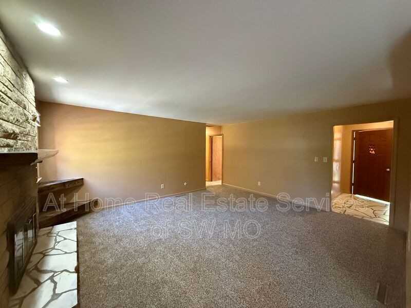 1152 S Paula Ave - Photo 5 of 11