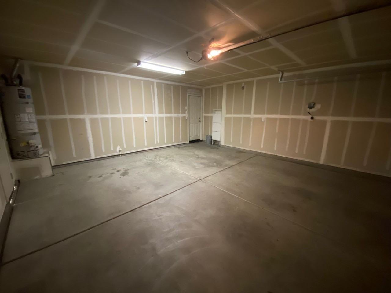 1025 W Reese Ct - Photo 3 of 34