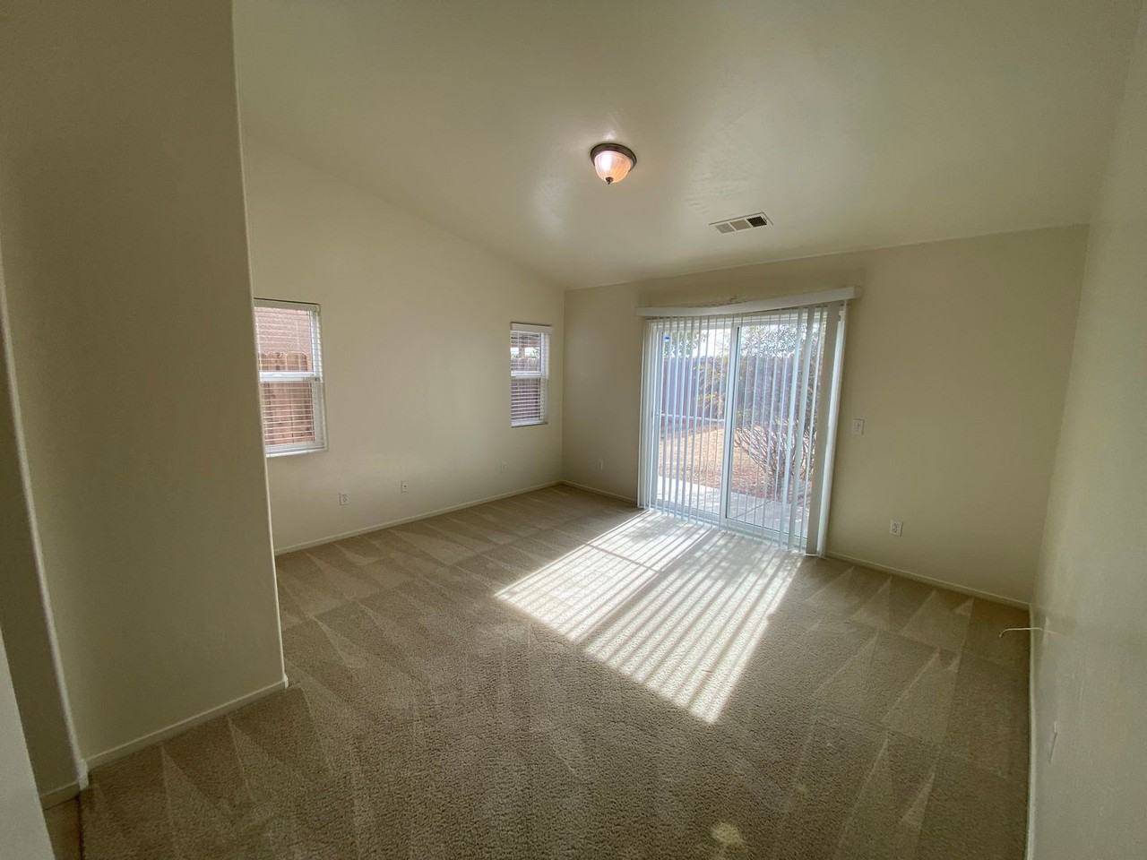 1025 W Reese Ct - Photo 6 of 34