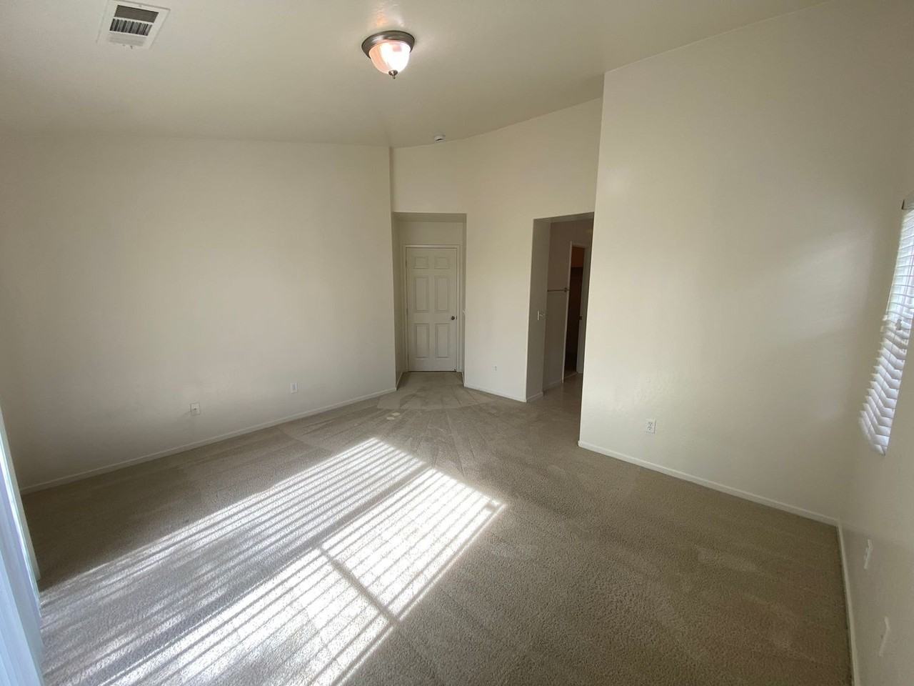 1025 W Reese Ct - Photo 7 of 34