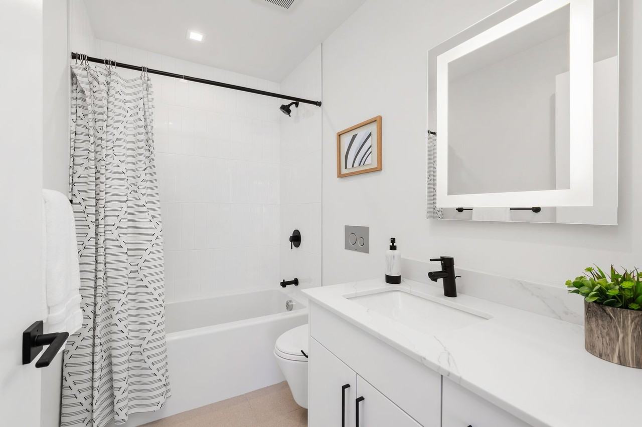 Sea + Stone La Jolla Village Apartments - Photo 7 of 11