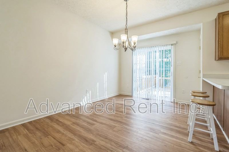 368 Foreland Garth - Photo 7 of 30
