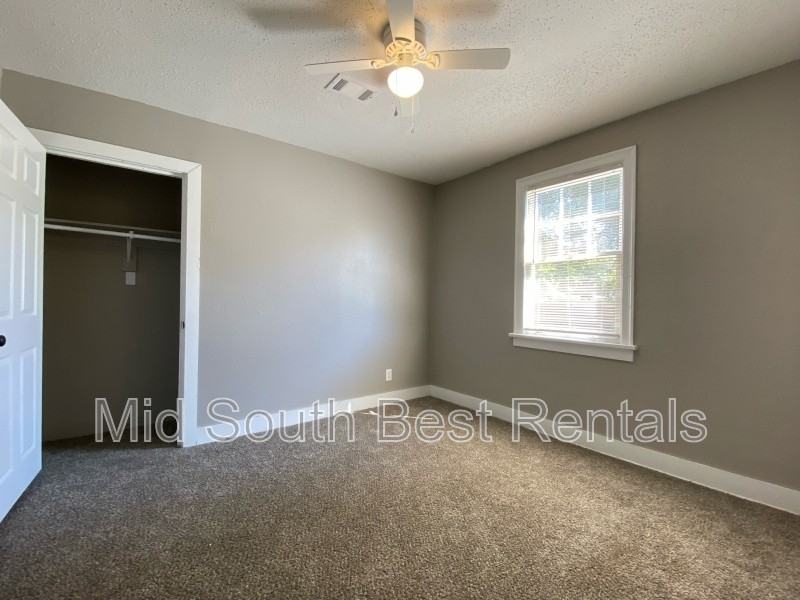 298 Edsel Ave - Photo 4 of 8