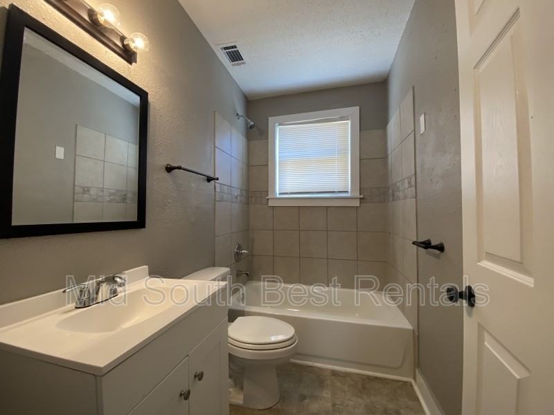 298 Edsel Ave - Photo 7 of 8