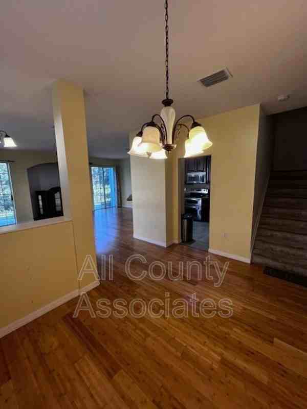 8341 Shallow Creek Ct - Photo 3 of 22