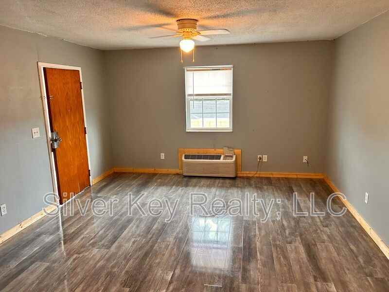 811 New Highway 68 - Photo 2 of 8