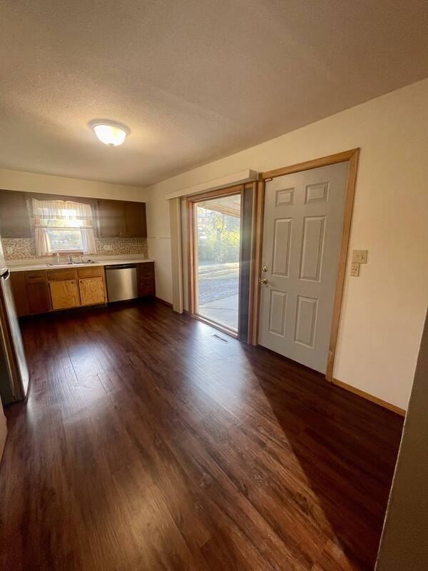 2717 O Ave Nw - Photo 5 of 23