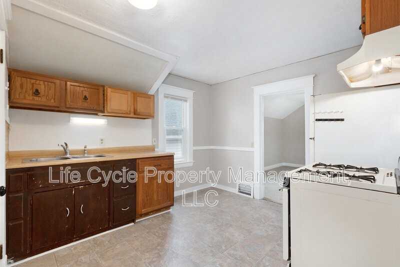 808 Veto St Nw - Photo 3 of 15