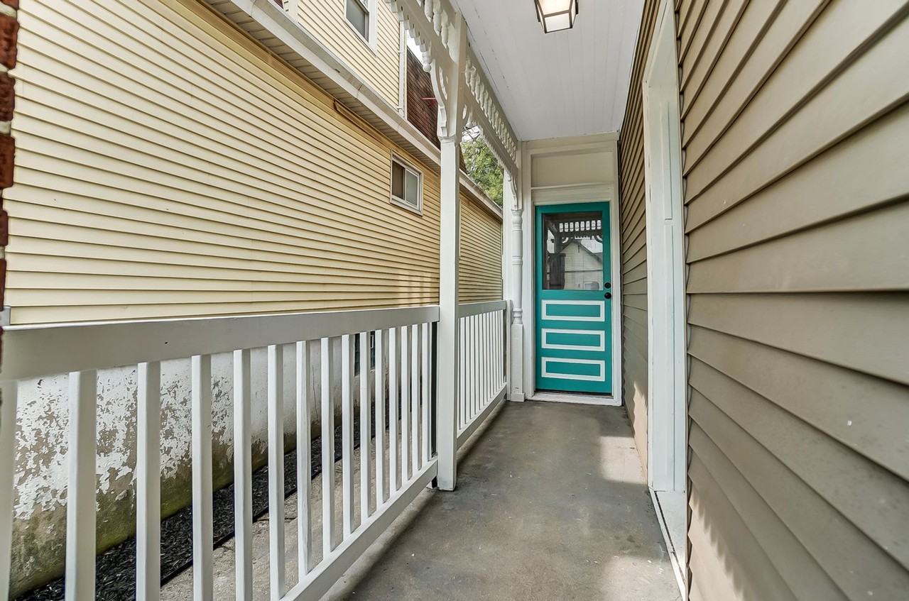 904 Walnut St - Photo 2 of 20