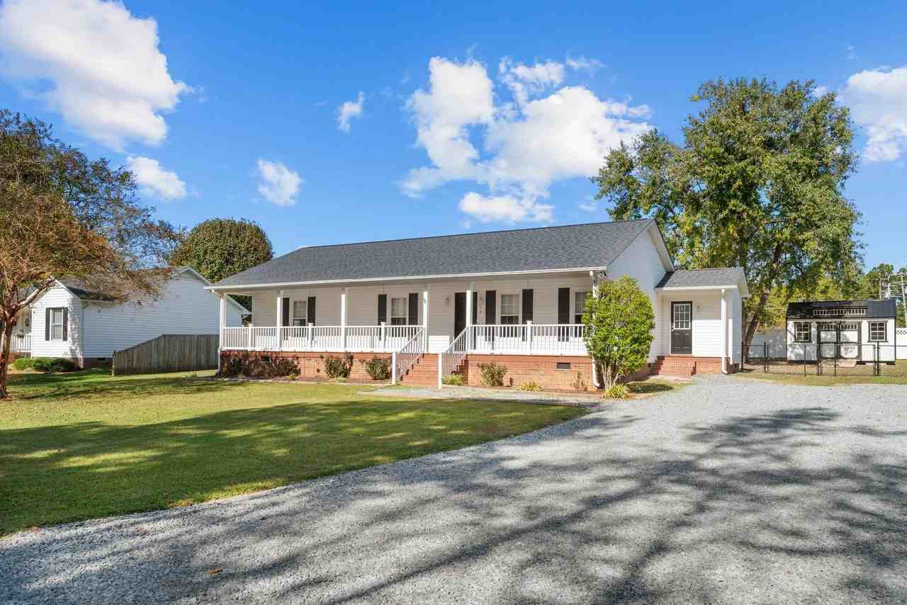 614 Mckay St - Photo 2 of 44