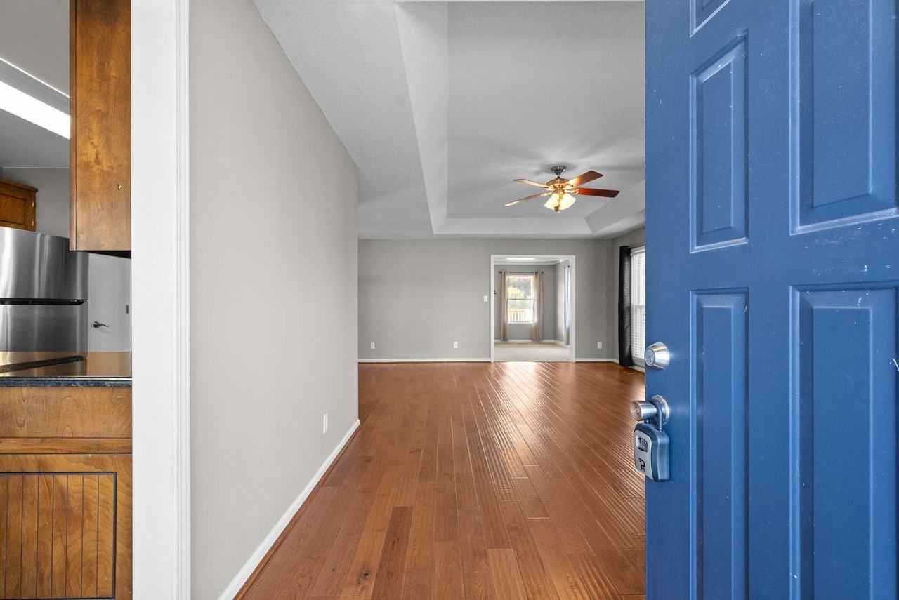 714 West Creek Drive - Photo 3 of 38