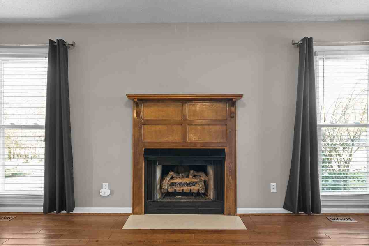 714 W Creek Dr - Photo 7 of 36