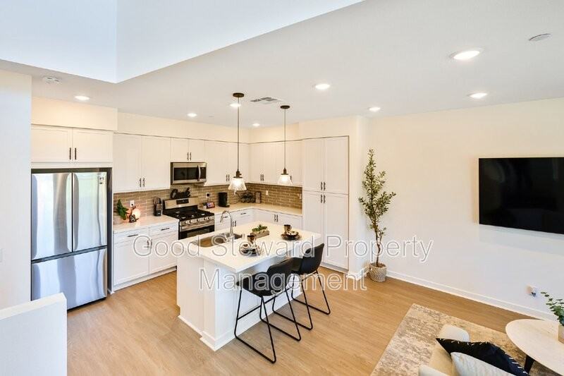 9608 Nova Pl - Photo 4 of 35