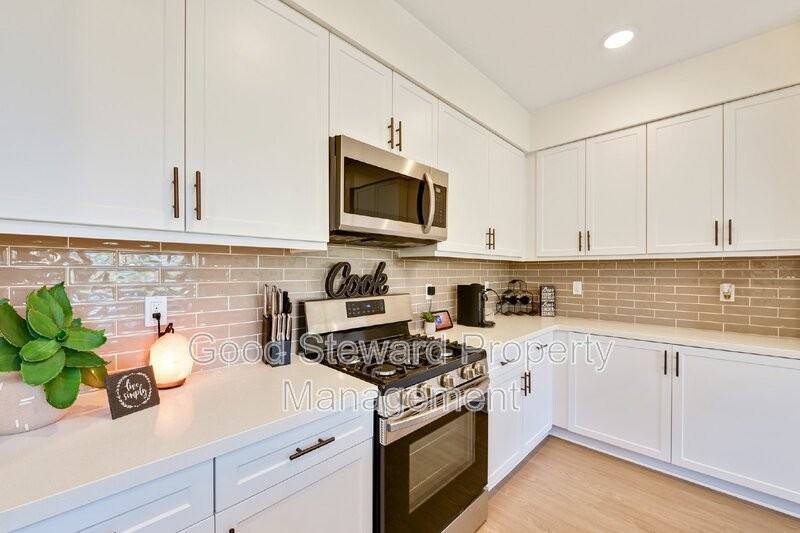 9608 Nova Pl - Photo 7 of 35