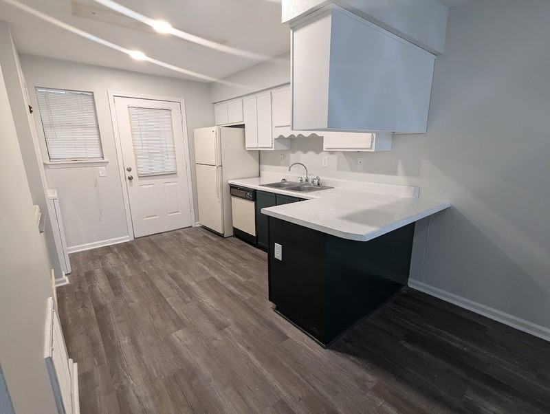 2347 Horne Ave #A - Photo 4 of 8