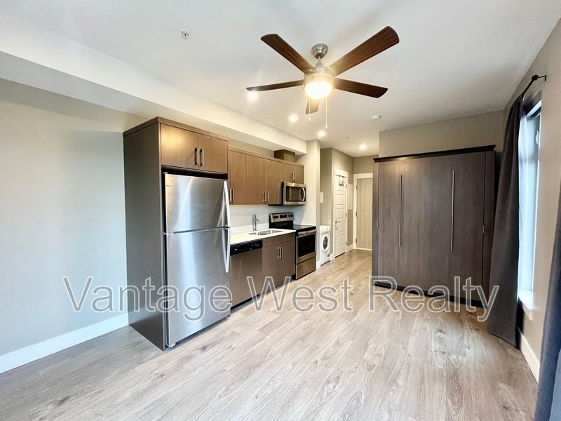 413 Leon Ave - Photo 2 of 11