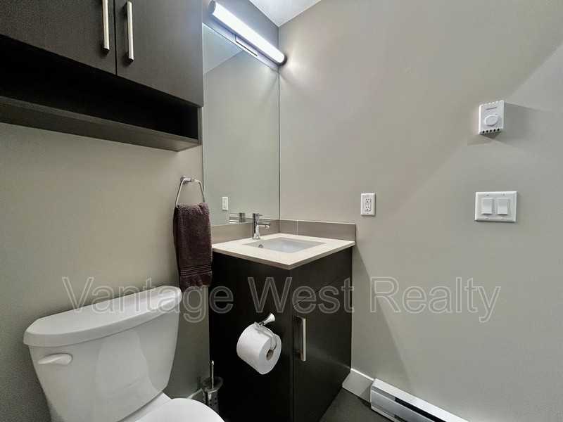 413 Leon Ave - Photo 3 of 11