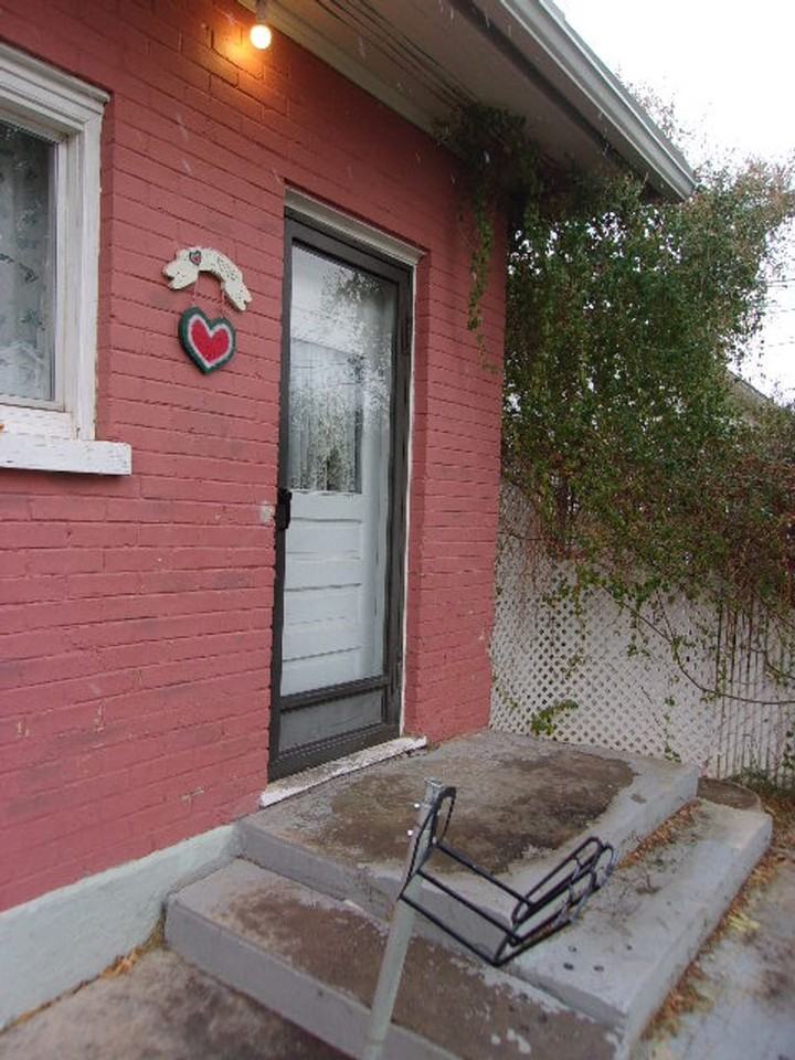 234 W 400 N - Photo 2 of 19