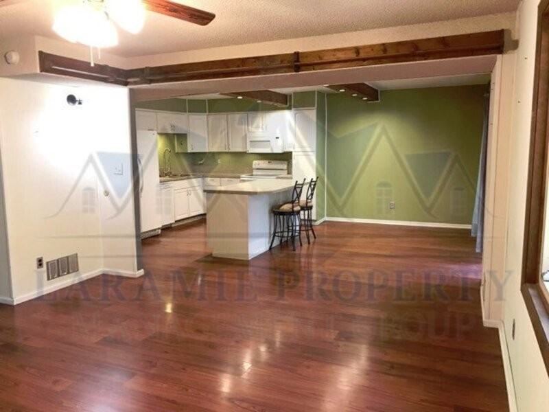 1722 Boswell Dr - Photo 4 of 21