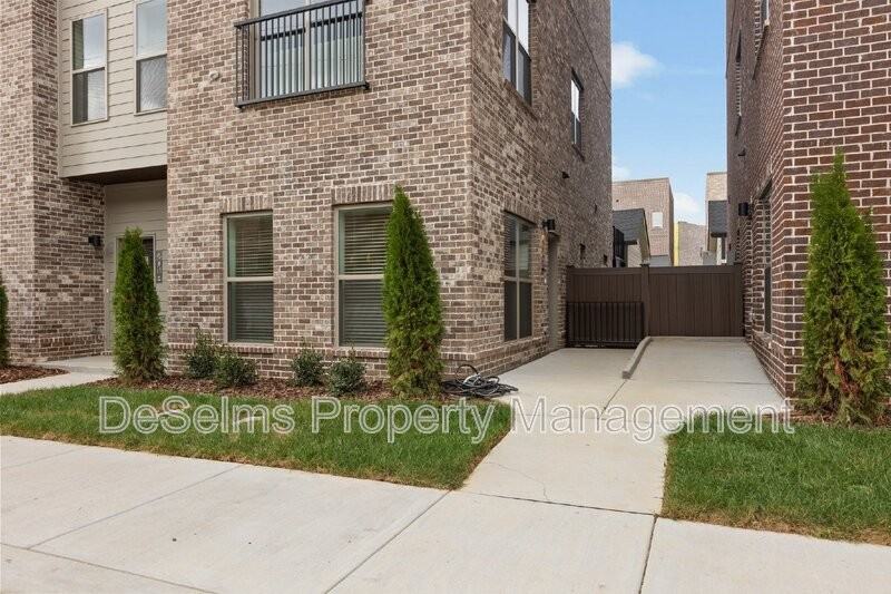 203 Folsom Pass Unit A - Photo 2 of 23