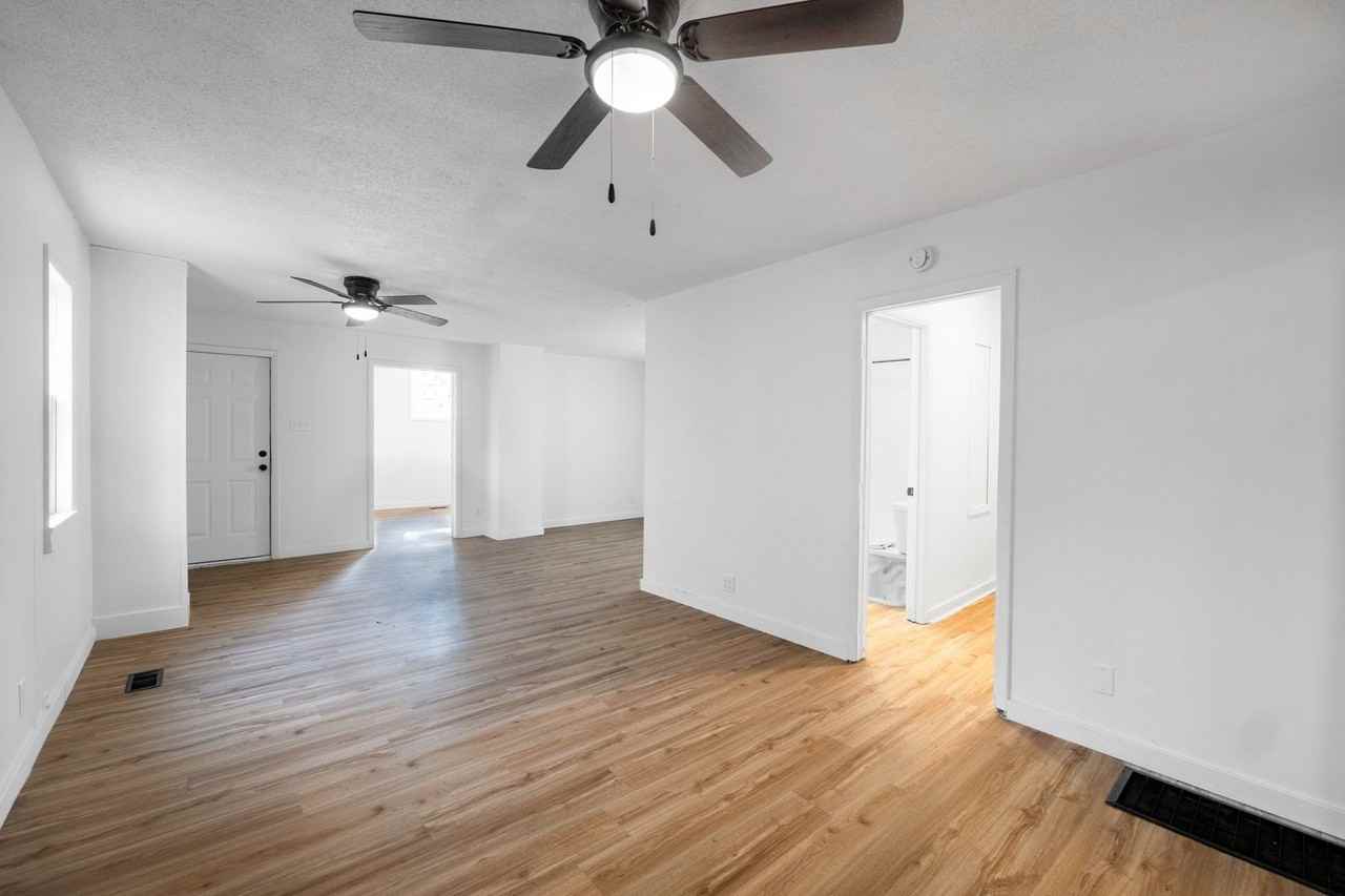 818 W Dewald St - Photo 4 of 32