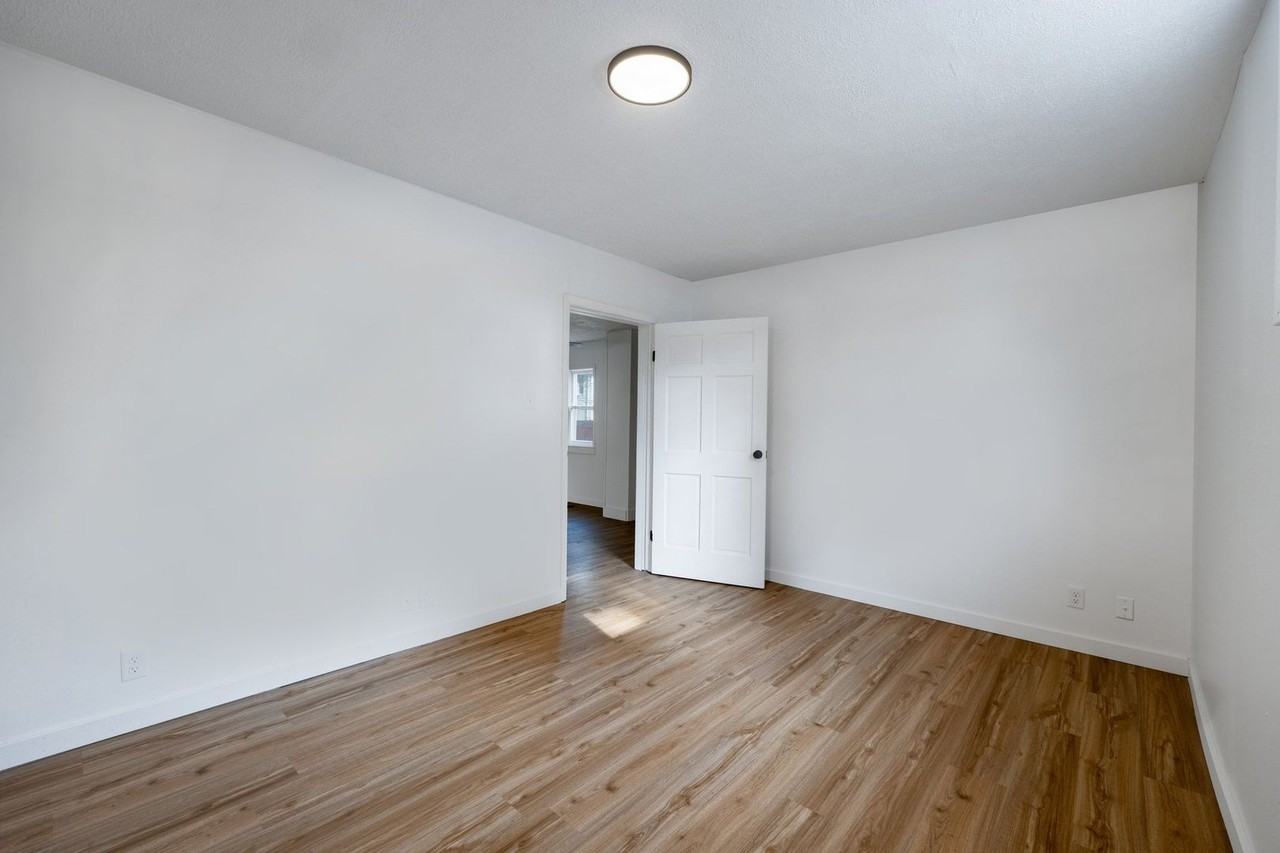 818 W Dewald St - Photo 6 of 32