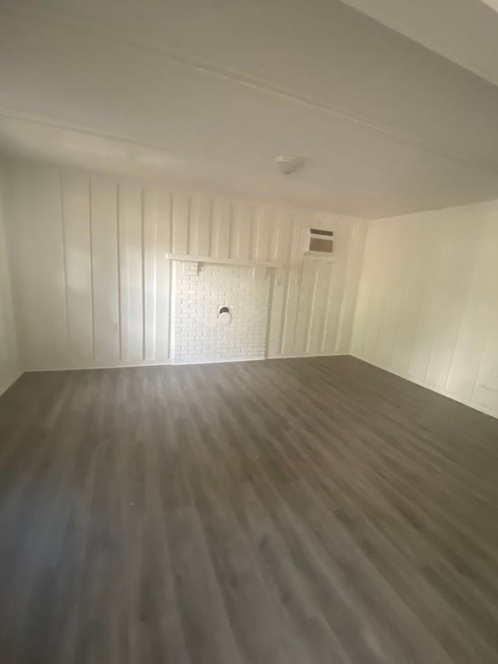 308 Cole Dr - Photo 2 of 13