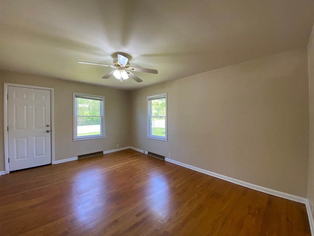7470 S Old State Road 37 - Photo 2 of 13