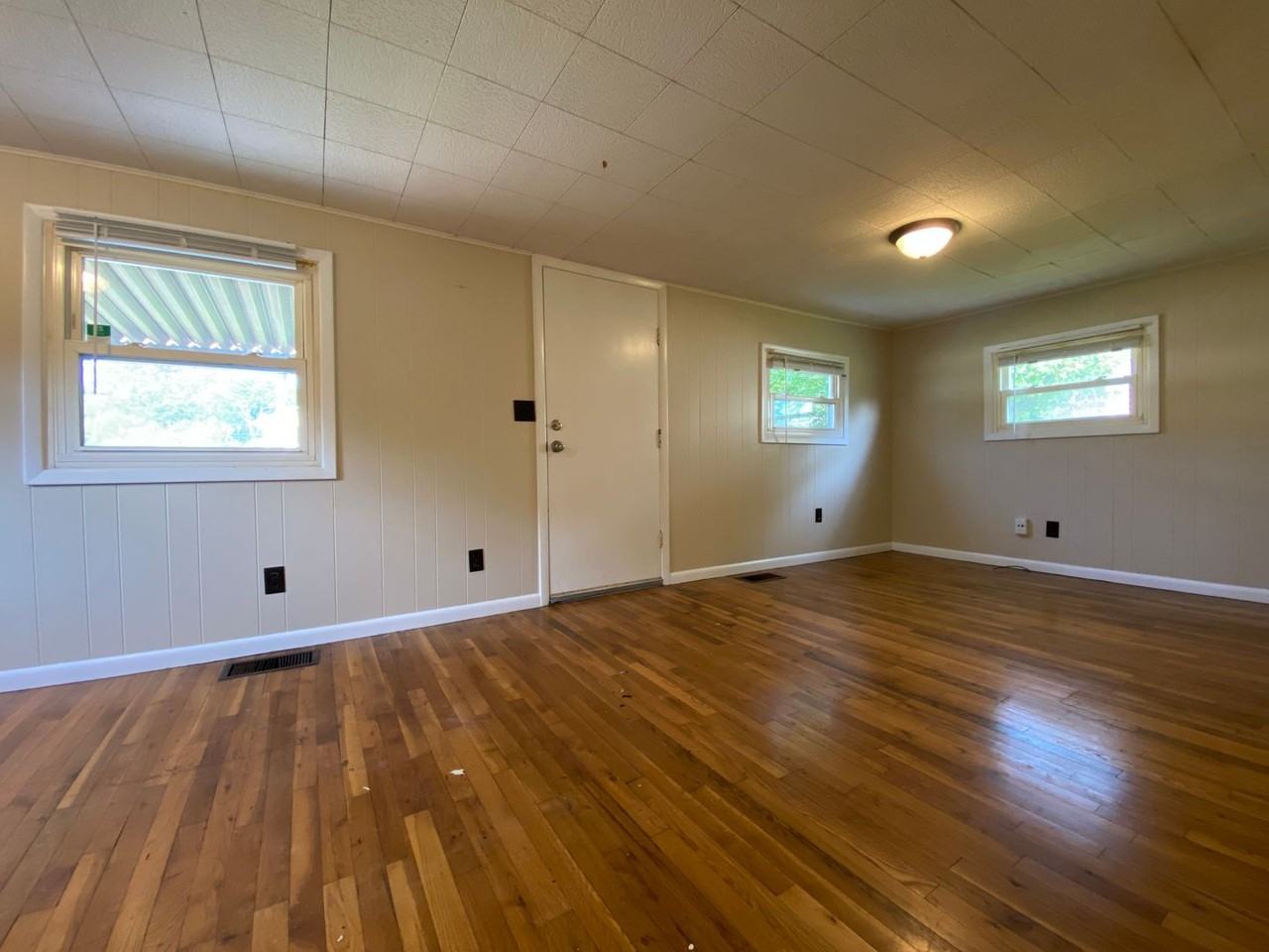 2509 Camden Drive - Photo 3 of 12